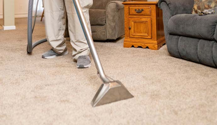 Carpet Cleaning With Cleaning Tool